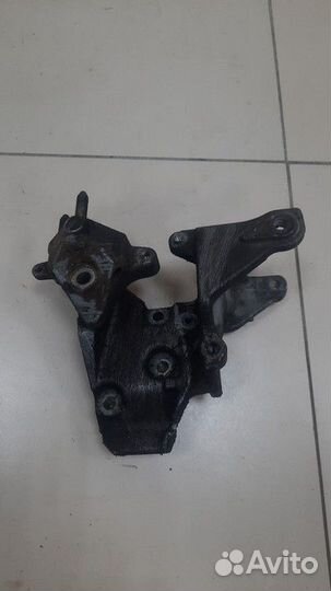 Кронштейн двигателя правый Mitsubishi Lancer
