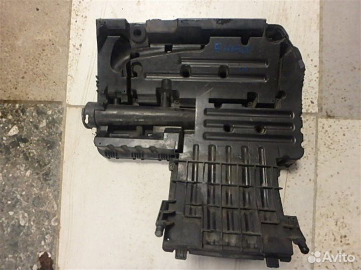 Корпус воздушного фильтра Ford Fiesta 5 2001-2008