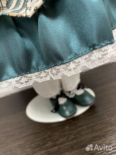 Кукла фарфоровая коллекционная