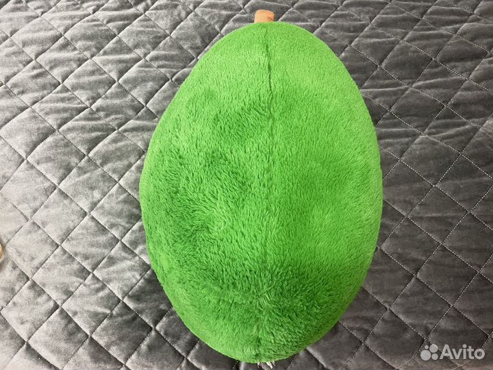 Большая игрушка авокадо