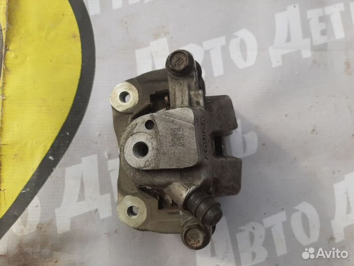 Тормозной суппорт задний левый Toyota Camry XV50