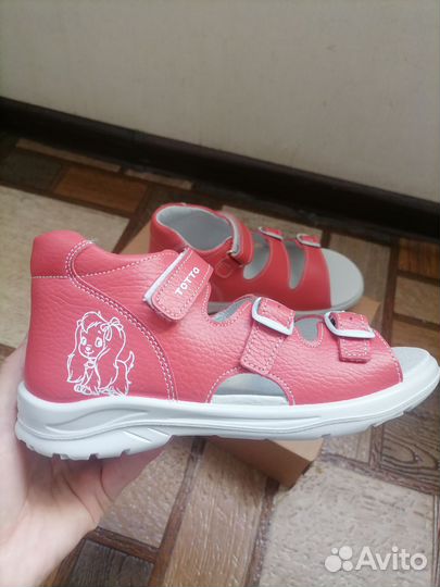 Босоножки новые