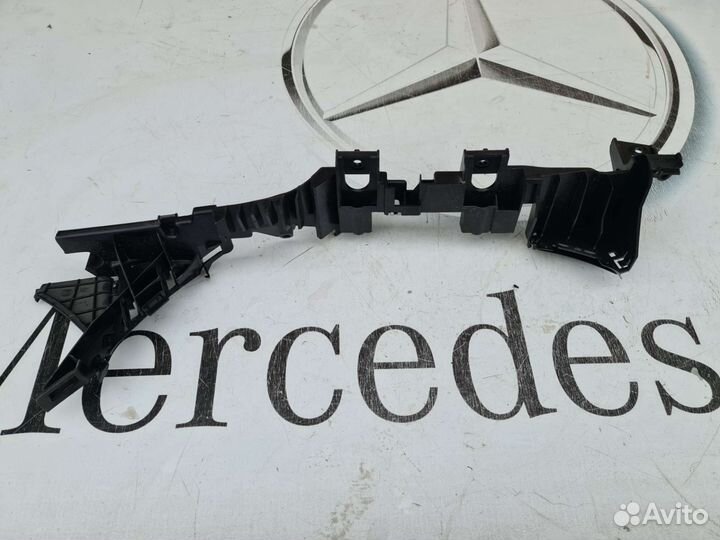 Кронштейн задней полки Mercedes W222