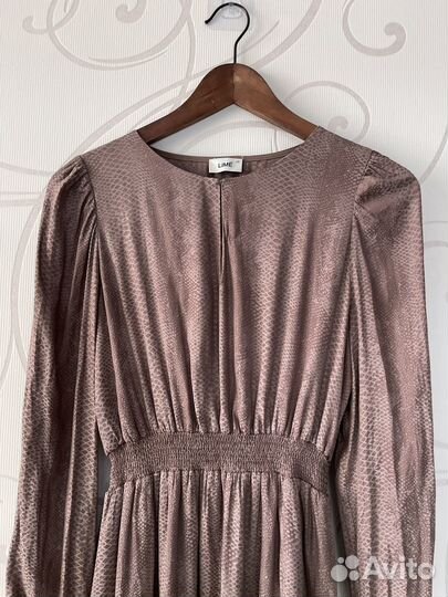 Платье длинное с вырезом Lime 40-42