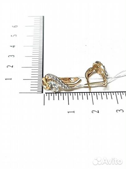 Серьги с синтетическим камнем Золото