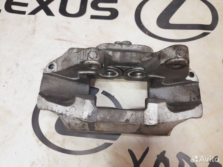 Суппорт тормозной передний левый Lexus Ls460
