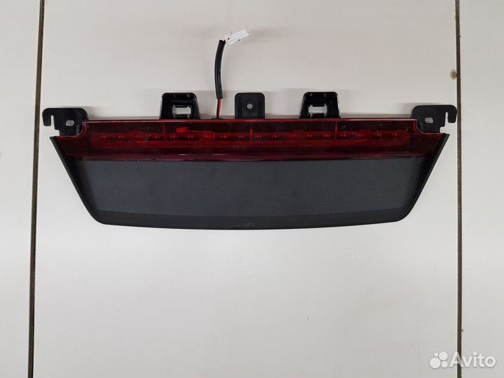 Стоп сигнал (Geely Tugella)