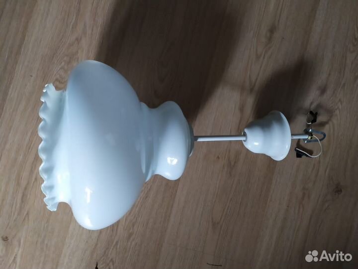 Продам люстру