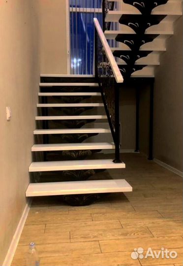 Лестница в коттедж