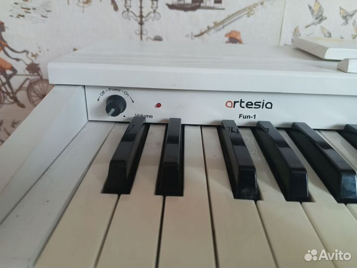 Цифровое пианино artesia Fun-1 не звучит