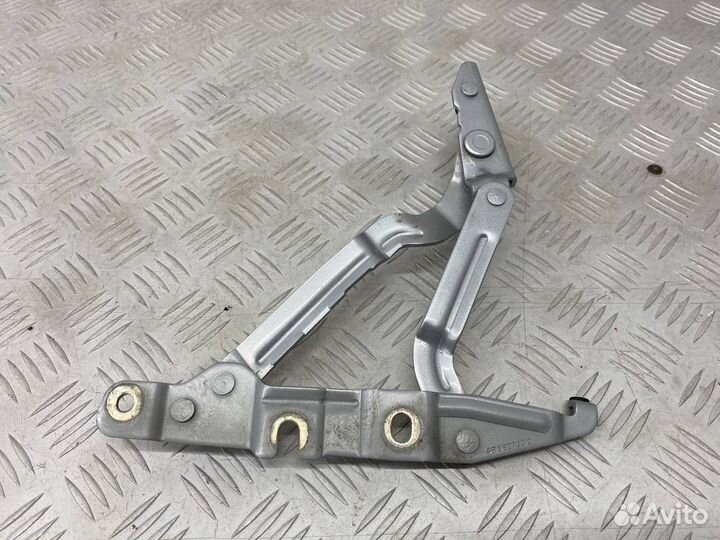 Б/У петля крышки багажника задний правый Audi A6