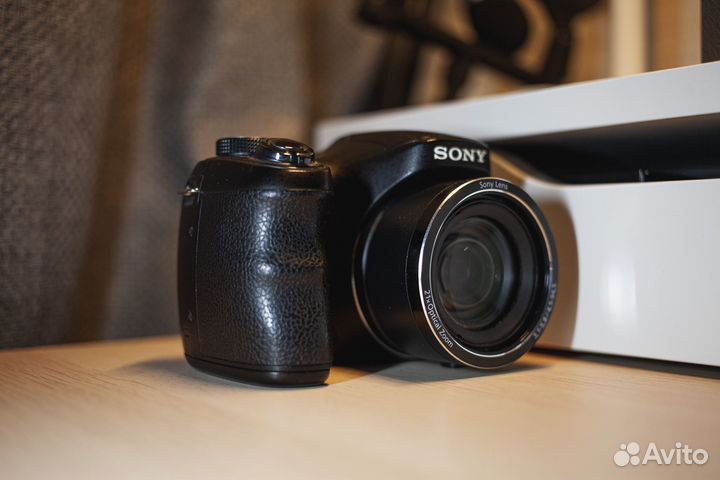 Фотоаппарат Sony DSC-H100