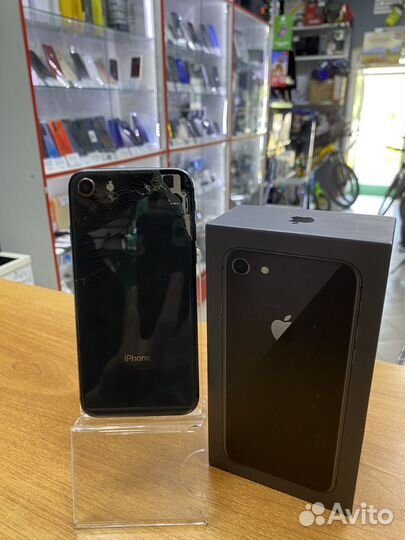 iPhone 8, 64 ГБ