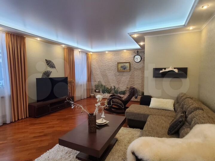 3-к. квартира, 126 м², 3/3 эт.