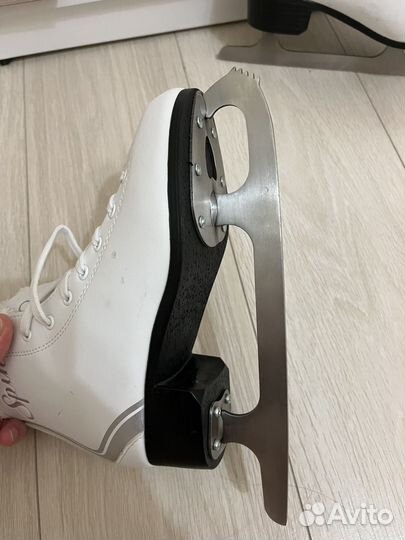 Коньки фигурные женские профессиональные spin