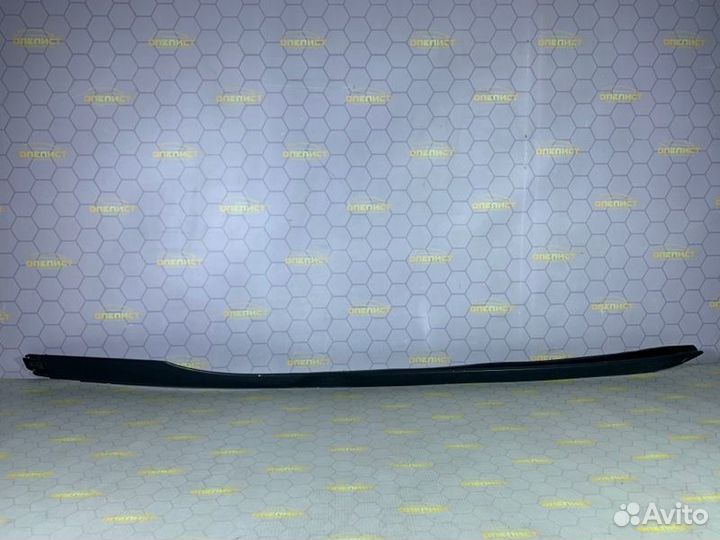 Молдинг лобового стекла правый Opel Zafira A