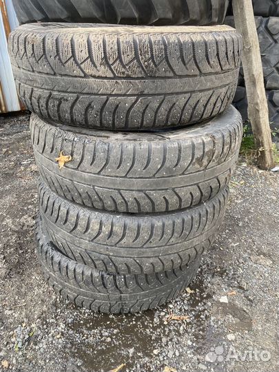 Bridgestone Ice Cruiser 7000 235/65 R17