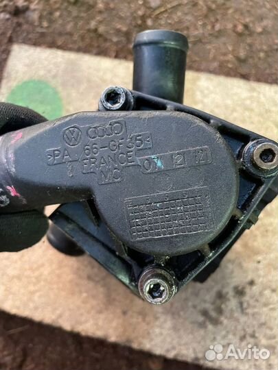 Корпус термостата VW Passat B5 VR5 AGZ 2.3 99г