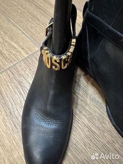 Продам ботинки Moschino
