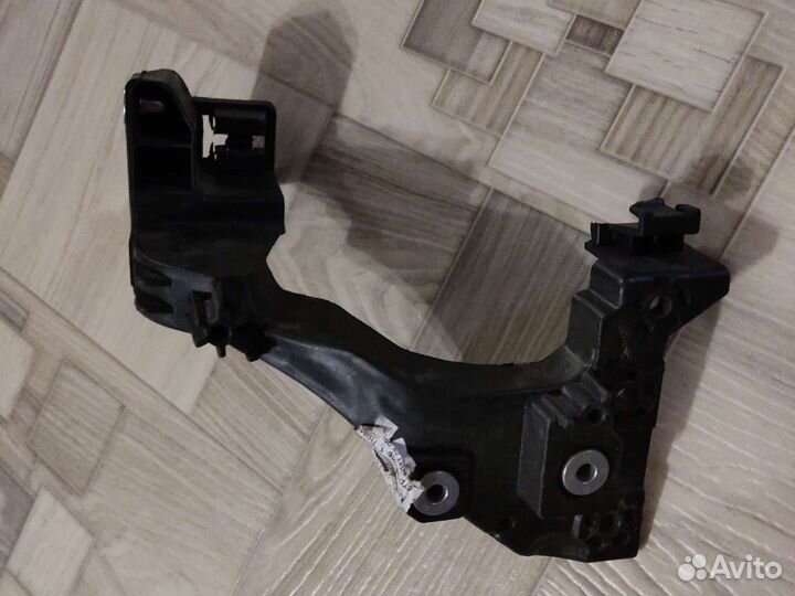 Кронштейн для фары правый Киа Сид JD