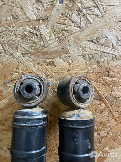 Амортизаторы задние Опель Астра H