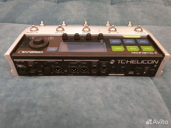 Гитарный процессор TC Helicon Voicelive 3