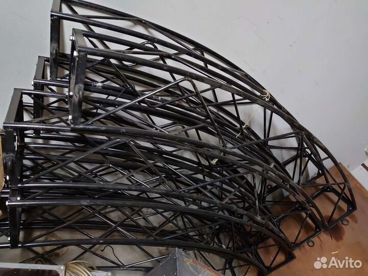 Ферма металлическая черная, круг 8 метров