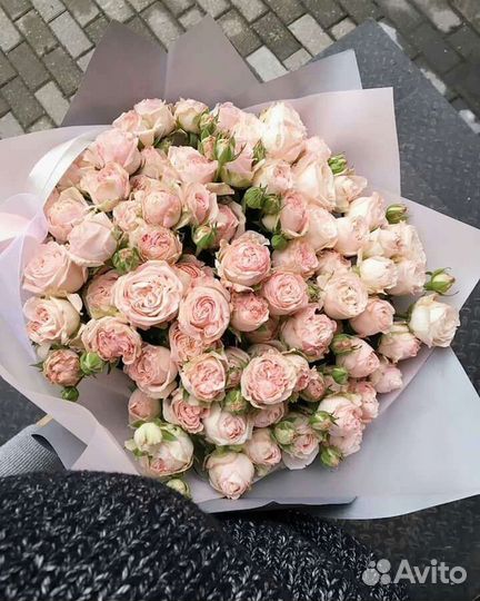Живые цветы букеты пионовидные розы,цветы доставка