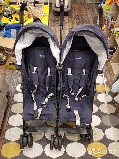 Прогулочная коляска для двойни Twin Swft (цвет Mar