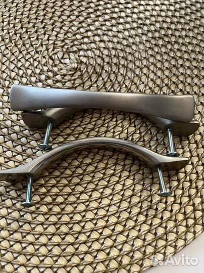 Мебельная ручка