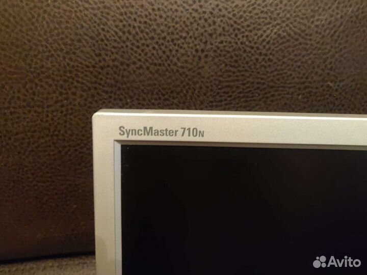 Монитор Samsung SynsMaster 710N