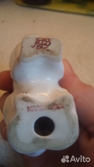 Фарфоровая собака шпиц