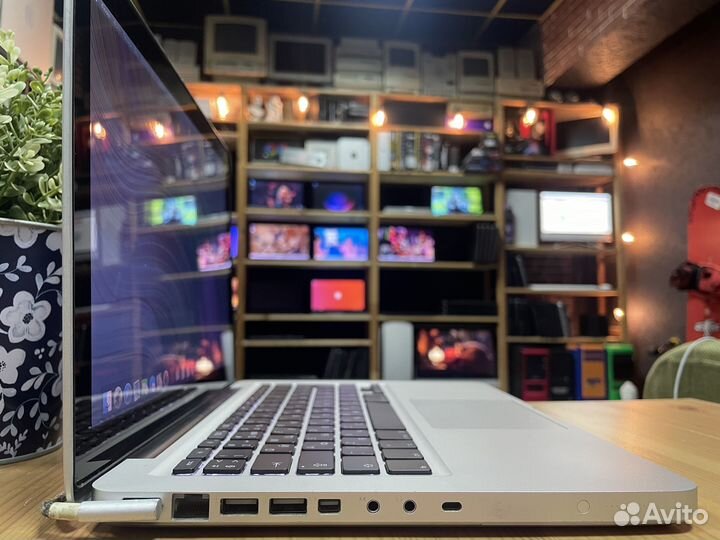 Apple MacBook 13.3 / Intel 2.4Ггц. / 8gb / SSD 128