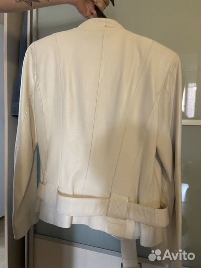 Куртка белая из натуральной кожи