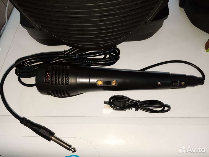 Блютуз колонка Новая