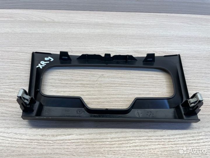 Накладка центральной консоли LADA X-Ray