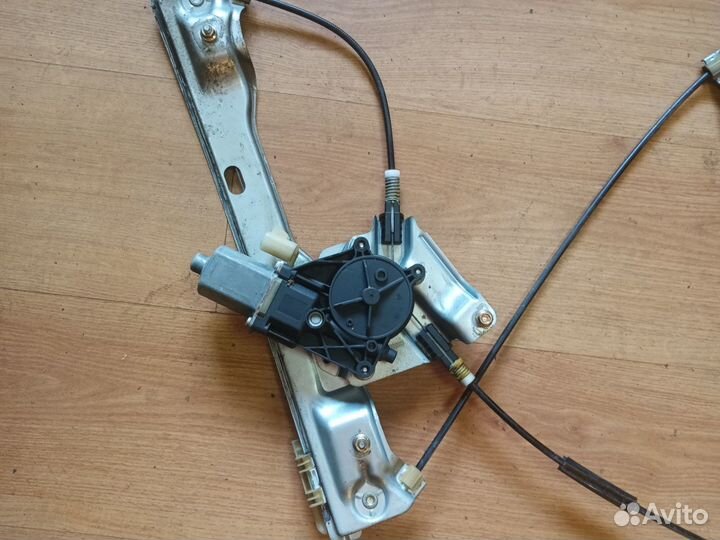 Стеклоподьемник пер.левый Geely Emgrand EC 7