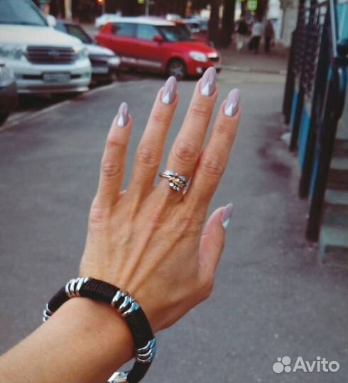 Маникюр с покрытием гель-лаком