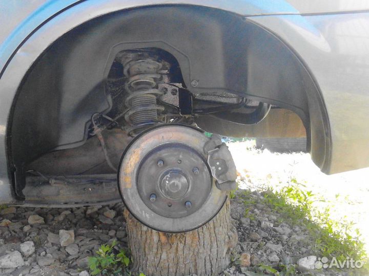 Подкрылки задние Nissan Almera N15/N16