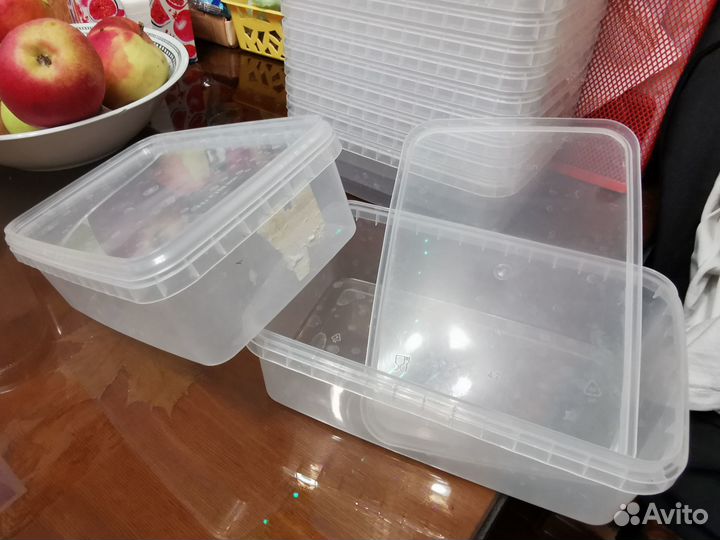 Пластиковый контейнер с крышкой 1л