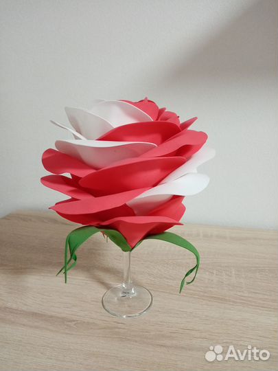 Ночник Роза на бокале