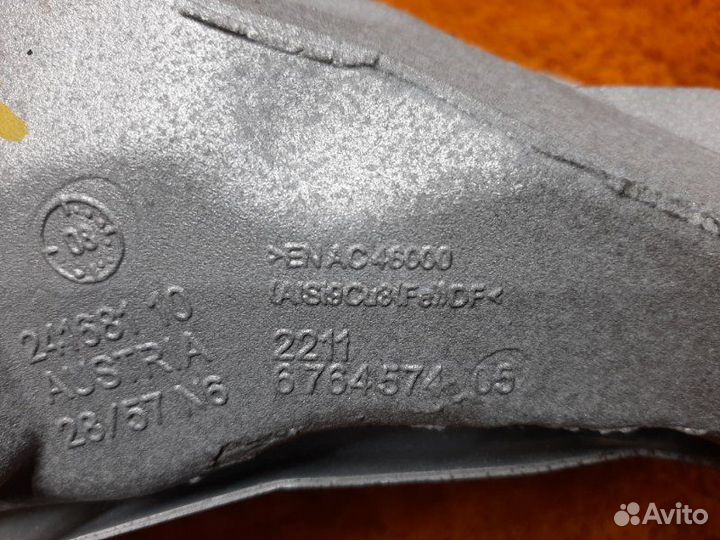 Кронштейн подушки двигателя передний правый Bmw