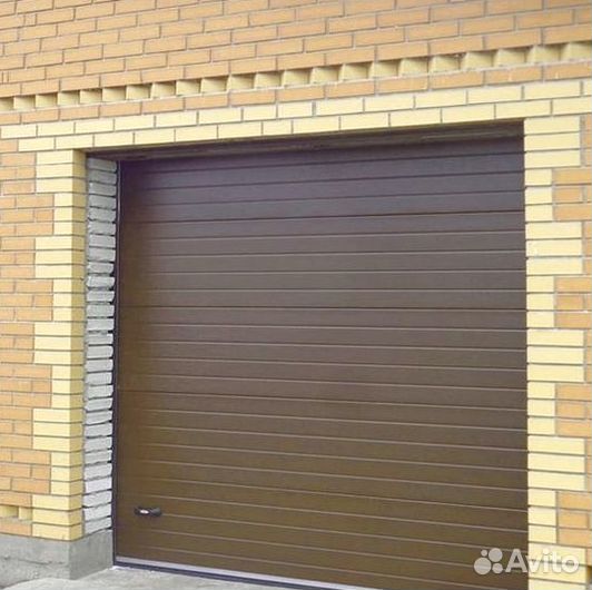 Секционные ворота со склада