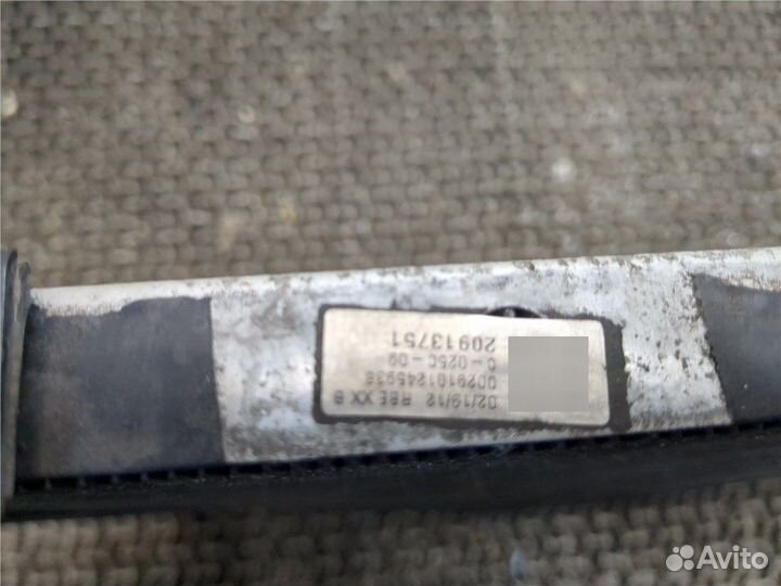 Радиатор кондиционера Cadillac Escalade 3, 2012