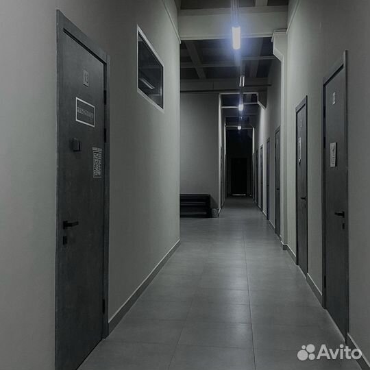 Место для мастера ногтевого сервиса в студию