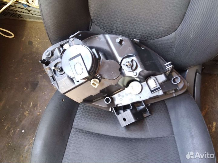 Фара передний левый Renault kangoo 2003-2009