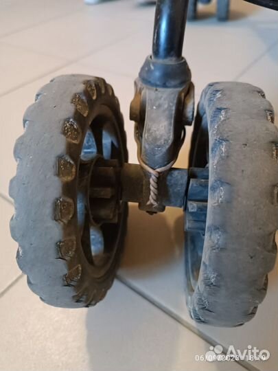 Коляска-трость