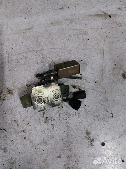 Замок двери багажника kia sportage 1