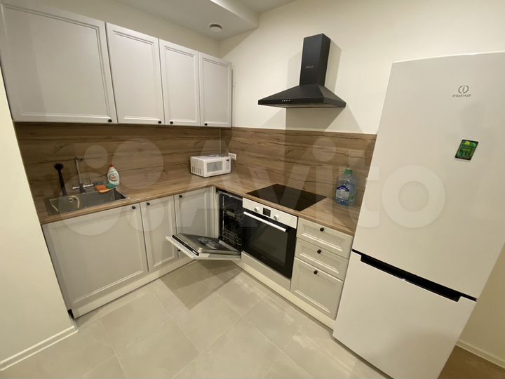 3-к. квартира, 90 м², 19/25 эт.