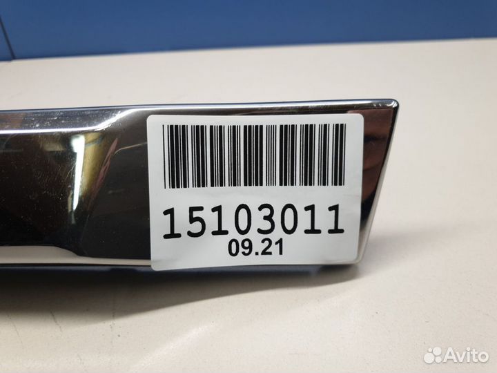 Молдинг задней правой двери Toyota Land Cruiser 20